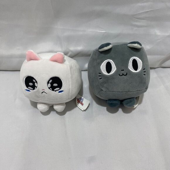 Pet Simulator Cats Plush Toy Set Multi-Character White Grey Stuffed Collectible - Picture 2 of 16